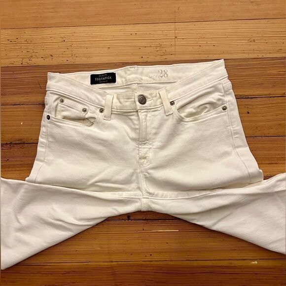 J. Crew 8” toothpick ankle Jean in white denim. Size 28. - Picture 7 of 13